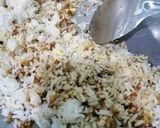 Gambar langkah 4 resipi Nasi Goreng Ikan Semalam.