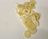 A picture of step 3 of Oyster pickled in Garlic Olive Oil.