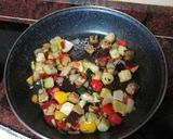Foto del paso 5 de la receta Hígado a la plancha con papas salteadas y salteado de verduras