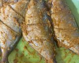 Foto langkah ke 2 dari resep Ikan kembung bakar.
