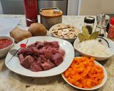 Foto del paso 1 de la receta: Estofado de ternera a la antigua