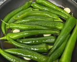 Foto del paso 1 de la receta: 634. Pimientos de padrón caramelizados al ajillo (guarnición)