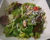 Foto del paso 3 de la receta: Ensalada Templada de Gulas y Gambas