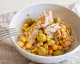 Foto del paso 2 de la receta: Ensalada de garbanzos y atún con vinagreta de mostaza