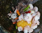 รูปขั้นตอนการทำที่ 1 ของ น้ำพริกกะปิกุ้ง
