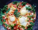 Foto langkah ke 4 dari resep Shakshuka (North African Pouch Eggs).
