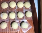 Foto langkah ke 4 dari resep Donat topping kelapa 🥥.