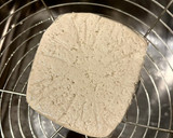 Foto del paso 1 de la receta: Tofu salteado con cebolla y setas