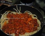 A picture of step 7 of Persian style spaghetti.