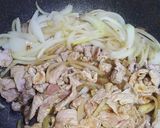 รูปขั้นตอนการทำที่ 1 ของ หมูผัดหอมใหญ่