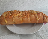 Foto del paso 5 de la receta: Pan de ajo con queso. Delicioso y crujiente