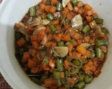 Foto langkah ke 6 dari resep Tumis Buncis & wortel rumahan.