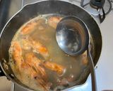 A picture of step 2 of Shrimp Stock Miso Soup.