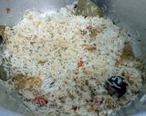 A picture of step 6 of Fish majboos Rice.