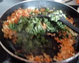 A picture of step 2 of Spinach and cabbage soup.