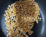 Foto del paso 2 de la receta: Palomitas de maíz caseras y bañadas en chocolate 🍿🍿🍿🍿🍫🍫🍫
