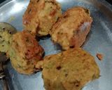 A picture of step 4 of Aloo Bonda.