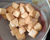 Foto langkah ke 2 dari resep Tumis tahu pokcoy pedas.