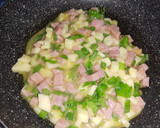 Foto del paso 2 de la receta: Tortilla de huevo, jamón, queso y pan de molde
