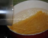 A picture of step 5 of Persian style spaghetti.