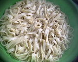 Foto del paso 6 de la receta: Tallarines frescos con salsa de espinacas y tomate