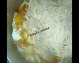 A picture of step 5 of Spaghetti with irish potatoes.