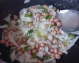 कांदे पोहे (Kande Pohe Recipe In Marathi) रेसिपी स्टेप 4 फोटो 