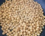 Foto del paso 2 de la receta: Cama de arroz con garbanzos y huevo escalfado a la italiana