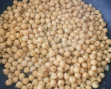 Foto del paso 2 de la receta: Cama de arroz con garbanzos y huevo escalfado a la italiana