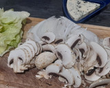 Foto del paso 1 de la receta: Sándwich de pollo-champiñón con queso azul