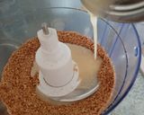 Foto del passaggio 2 della ricetta Torta fredda al caffè e cioccolato bianco