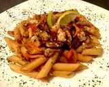 Zöldsèges garnèla wokban, shitake gombával és pirított penne tésztával recept fázis 12 fotója