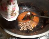 Foto langkah ke 3 dari resep Sayur daun singkong+ikan teri alaKu.