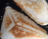 A picture of step 4 of Baked bread sandwich in sandwich maker.
