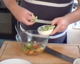 A picture of step 3 of Panzanella.
