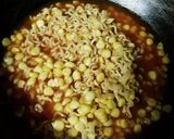 A picture of step 3 of Soupy corn maggi.
