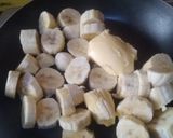 Foto langkah ke 2 dari resep Banana roll cake (versi roti tawar).