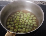 Foto del paso 13 de la receta: Bacallà cuinat a baixa temperatura sobre un llit de sofregit amb pols de vegetals,faves caramel·litzades  salsa de bolets