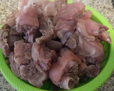 Foto del paso 2 de la receta: Manitas y lengua de cerdo en escabeche