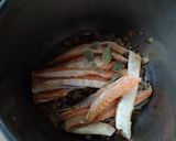 A picture of step 2 of Salmon fins in cream.