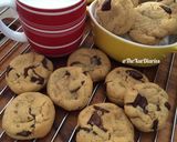 Foto langkah ke 9 dari resep Soft Chewy Chocolate Chip Cookies.