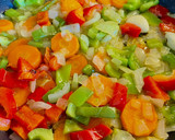 Foto del paso 2 de la receta: Potaje de verduras 🧅🫑🍅🥕🧄🎃