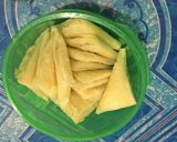 Foto langkah ke 5 dari resep Cheese Samosa (Jeddah's Style) 2 bahan saja w/ stepbystep.