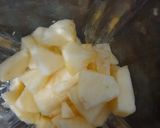 A picture of step 1 of Apple milkshake 😋.