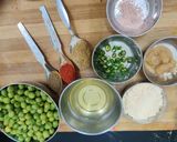 मटर और सत्तू के आटे की कचौड़ी(Aloo Sattu ki kachori recipe in Hindi) रेसिपी चरण 2 फोटो