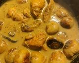 Une image de l'étape 4 de Poulet au curry.