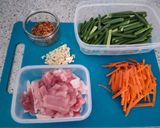 Foto langkah ke 1 dari resep Stir fried garlic scapes.