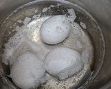 Foto del paso 1 de la receta: Sanguchito saludable de palta y huevo con pan de lino en sartén 🍳 pancito sin horno 🥵
