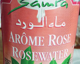 Foto del paso 3 de la receta: 75.🍶Lassi dulce de rosas, cardamomo y miel 🌹🍯(Bebida india)