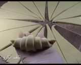صورة لخطوة 7 من وصفة كرواسون بطريقة رائعة